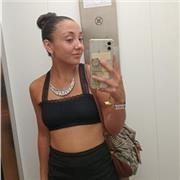 Niñera y profesora particular con experiencia enseñando y cuidando a niños de hasta 11 años.